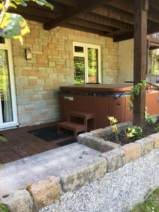 3 Bedroom Lodge With Hot Tub On Lovely Quiet Holiday Park In Cornwall Gunnislake Экстерьер фото